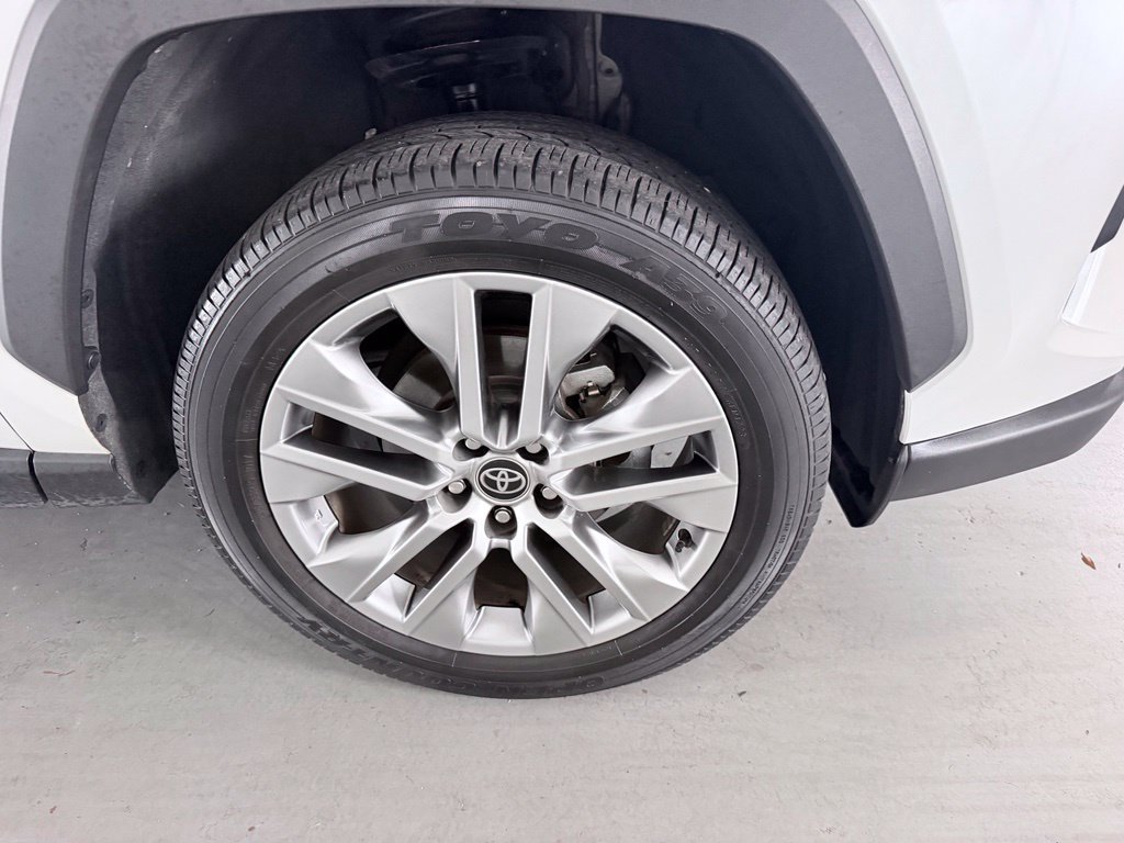 Used 2023 Toyota RAV4 XLE Premium FWD image 4
