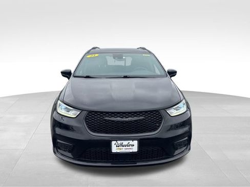 Used 2025 Chrysler Pacifica Limited FWD image 10