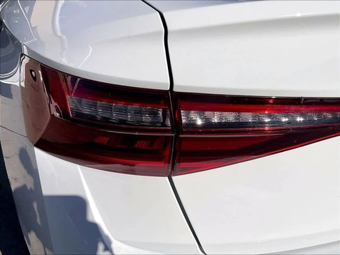 Certified 2025 Volkswagen Jetta Sport image 33