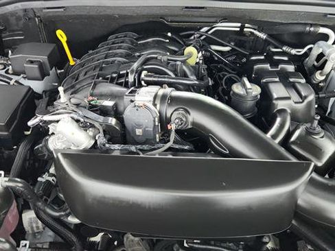 Used 2025 Dodge Durango GT image 36