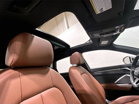 Certified 2025 Audi Q3 2.0T Premium w/ Convenience Package image 16