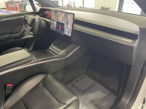 Used 2023 Tesla Model X Plaid image 38