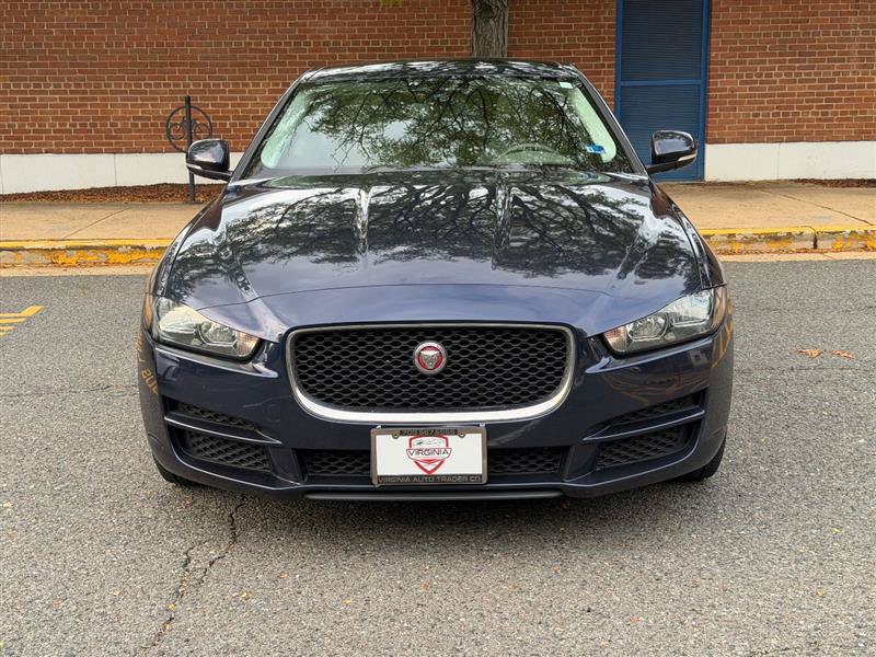 Used 2017 Jaguar XE RWD image 4