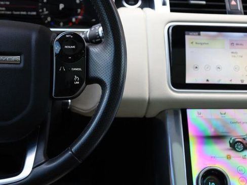 Used 2018 Land Rover Range Rover Sport HSE image 36