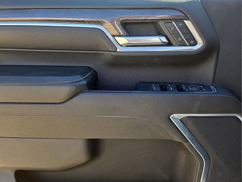 Used 2024 Chevrolet Silverado 2500 LTZ image 19