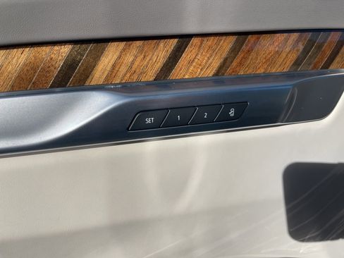 Used 2025 Cadillac Escalade ESV Sport Platinum image 41