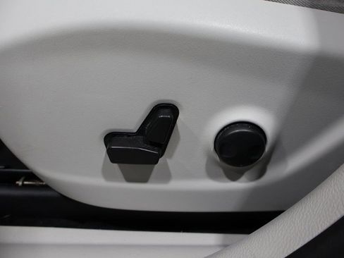 Used 2022 Jeep Cherokee Latitude Lux w/ Mopar Interior Package image 12