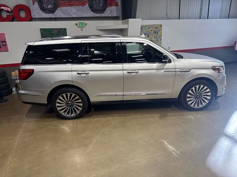 Used 2018 Lincoln Navigator Reserve w/ Technology Package image 23