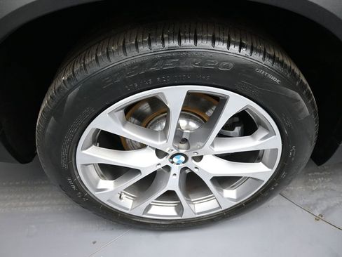 Used 2024 BMW X5 xDrive40i w/ Parking Assistance Package image 12