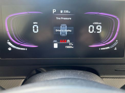 Used 2025 Kia Sportage LX image 40