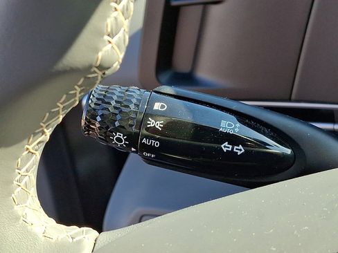 Certified 2025 Hyundai Elantra Sport image 25