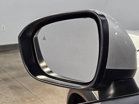 Used 2024 Nissan Rogue SV AWD/4WD image 22