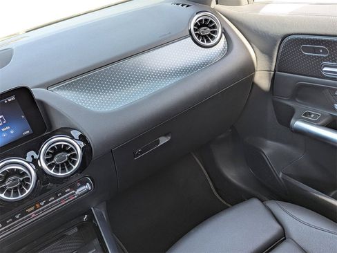 Used 2025 Mercedes-Benz GLA 250 4MATIC w/ Winter Package image 19