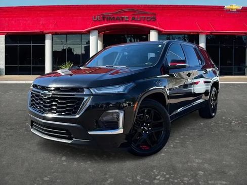Used 2022 Chevrolet Traverse Premier w/ Redline Edition FWD image 2