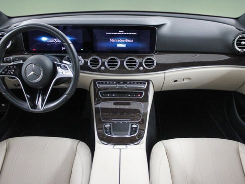Used 2023 Mercedes-Benz E 350 4MATIC Sedan image 19