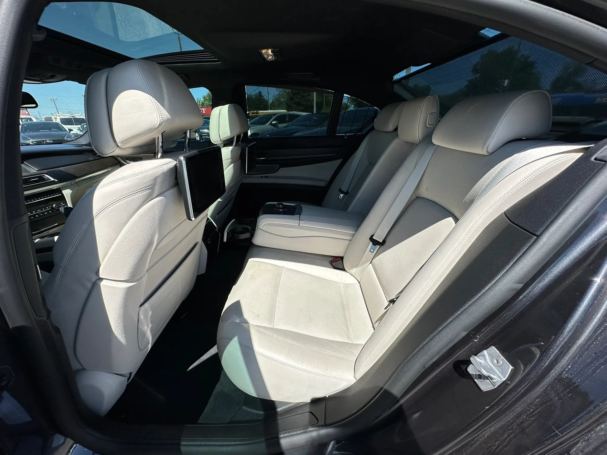 Used 2013 BMW 740i RWD image 58