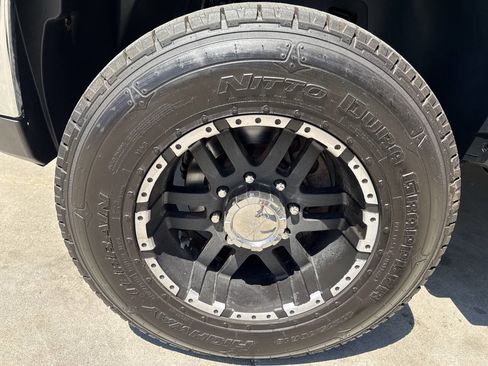 Used 2011 GMC Sierra 2500 SLE w/ SLE Preferred Package AWD/4WD image 24