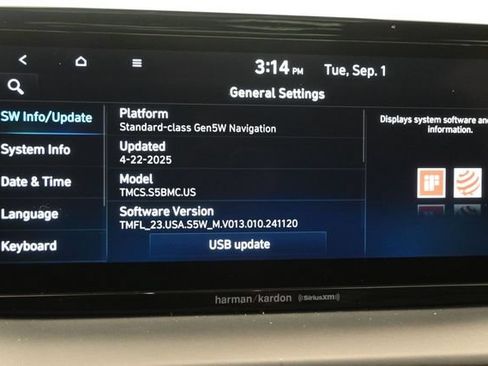 Used 2023 Hyundai Santa Fe Limited w/ Cargo Package AWD/4WD image 17