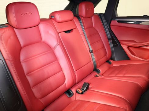 Used 2017 Porsche Macan GTS AWD/4WD image 43
