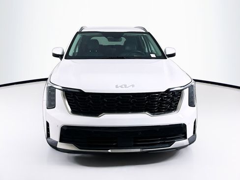 Used 2024 Kia Sorento S image 2
