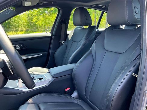 Certified 2025 BMW 330i Sedan RWD image 7