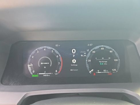 Certified 2025 Toyota Tacoma TRD Off-Road AWD/4WD image 20