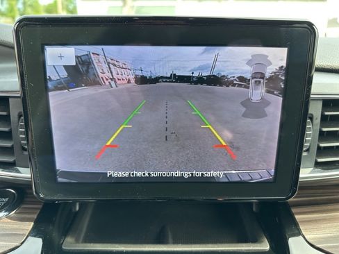 Used 2024 Ford Explorer Limited image 35