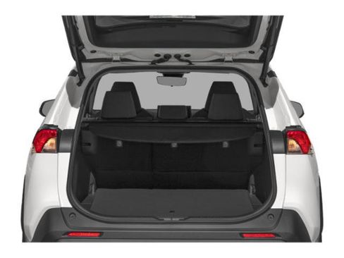 Used 2022 Toyota RAV4 XLE w/ Convenience Package image 11