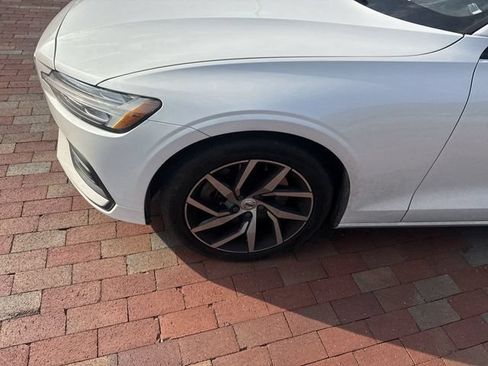 Used 2020 Volvo S60 T6 Momentum AWD/4WD image 2