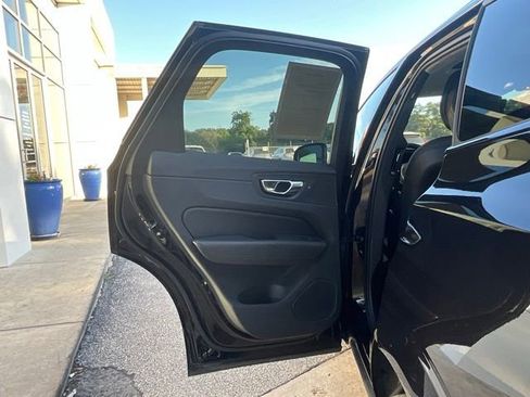 Certified 2025 Volvo XC60 B5 Core AWD/4WD image 21