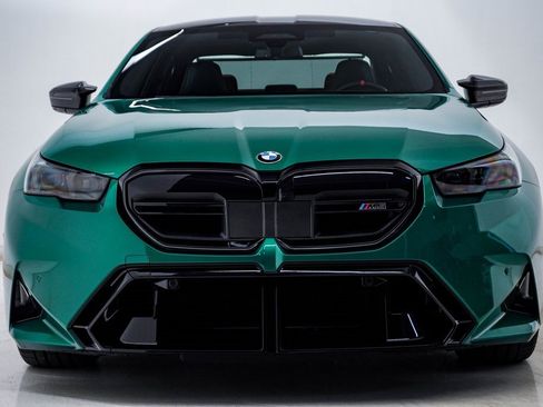 Used 2025 BMW M5 w/ Carbon Package image 7