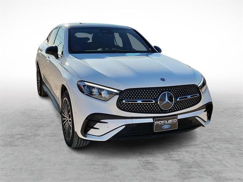 Used 2025 Mercedes-Benz GLC 300 4MATIC image 2