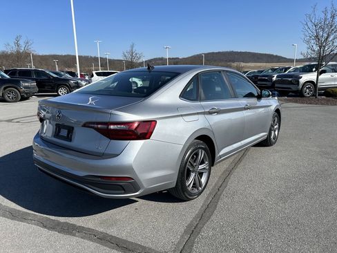 Used 2023 Volkswagen Jetta SE image 7