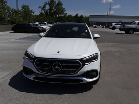 Used 2024 Mercedes-Benz E 450 4MATIC All-Terrain Wagon image 2