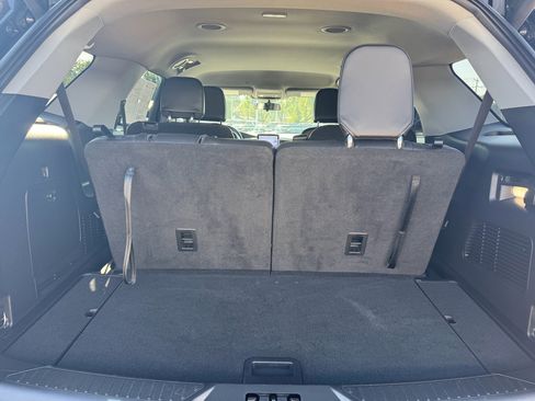 Used 2023 Ford Explorer XLT w/ Equipment Group 202A image 8