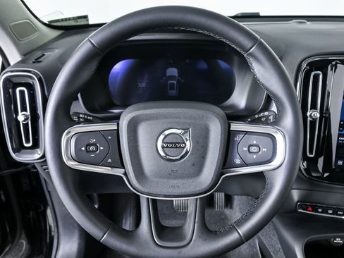 Certified 2025 Volvo XC40 B5 Plus image 10