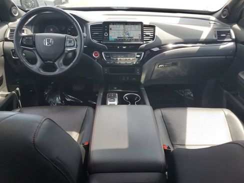 Certified 2024 Honda Ridgeline Black Edition image 9
