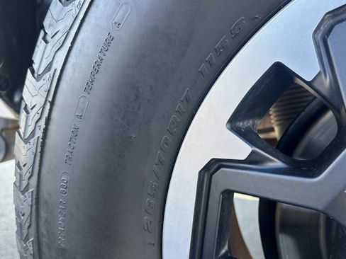 Used 2025 Toyota Tacoma TRD Off-Road image 38