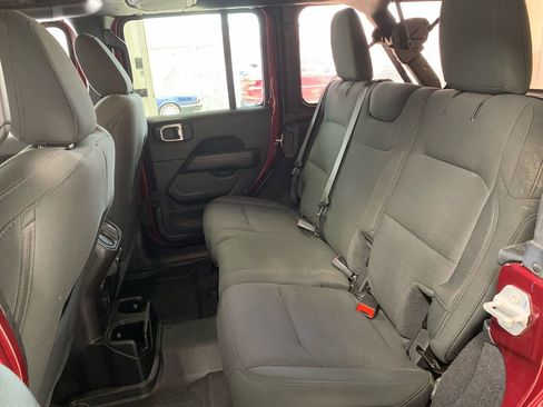 Used 2021 Jeep Wrangler Unlimited Sahara image 20