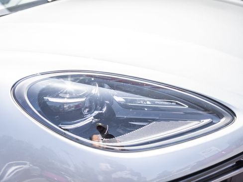 Certified 2026 Porsche Macan AWD/4WD image 26