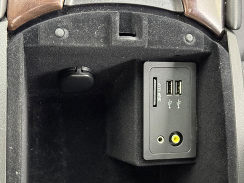 Used 2017 INFINITI Q60 3.0t Sport image 37