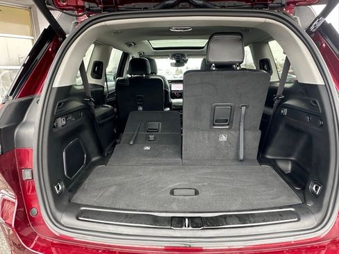 Used 2024 Jeep Grand Cherokee L Limited w/ Black Appearance Package image 32