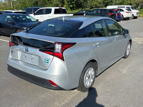 Used 2022 Toyota Prius LE FWD image 3