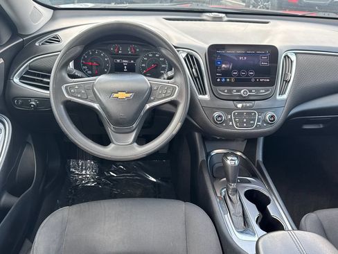 Used 2020 Chevrolet Malibu LT FWD image 23