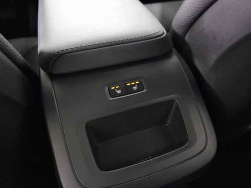 Certified 2025 Volvo V60 B5 Cross Country Plus image 34