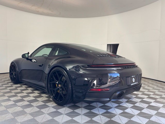 Used 2025 Porsche 911 Carrera RWD image 5