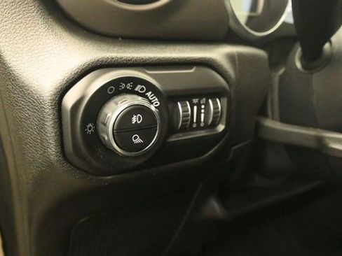Used 2020 Jeep Gladiator Sport w/ Quick Order Package 24S AWD/4WD image 23