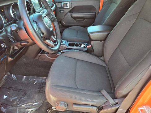Used 2023 Jeep Wrangler Unlimited w/ Cold Weather Group AWD/4WD image 13
