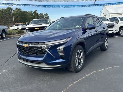 Certified 2024 Chevrolet Trax LT w/ LT Convenience Package image 4