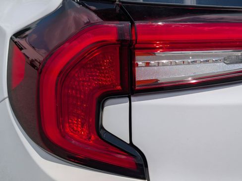 Used 2024 GMC Terrain SLT FWD image 11